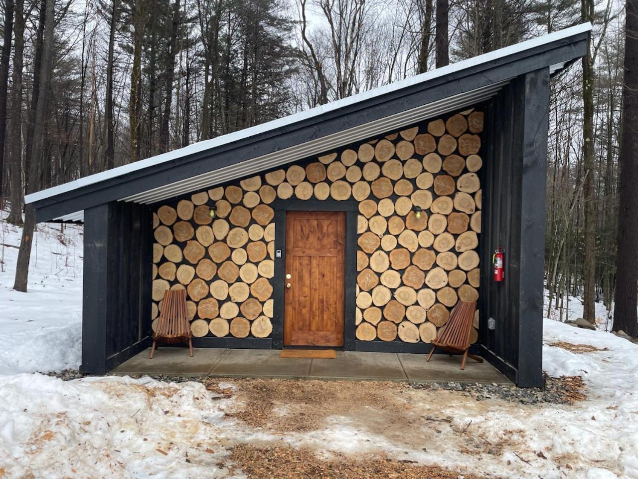 Trekker, Treehouses Cabins And Lodge Rooms Lake George Exterior photo