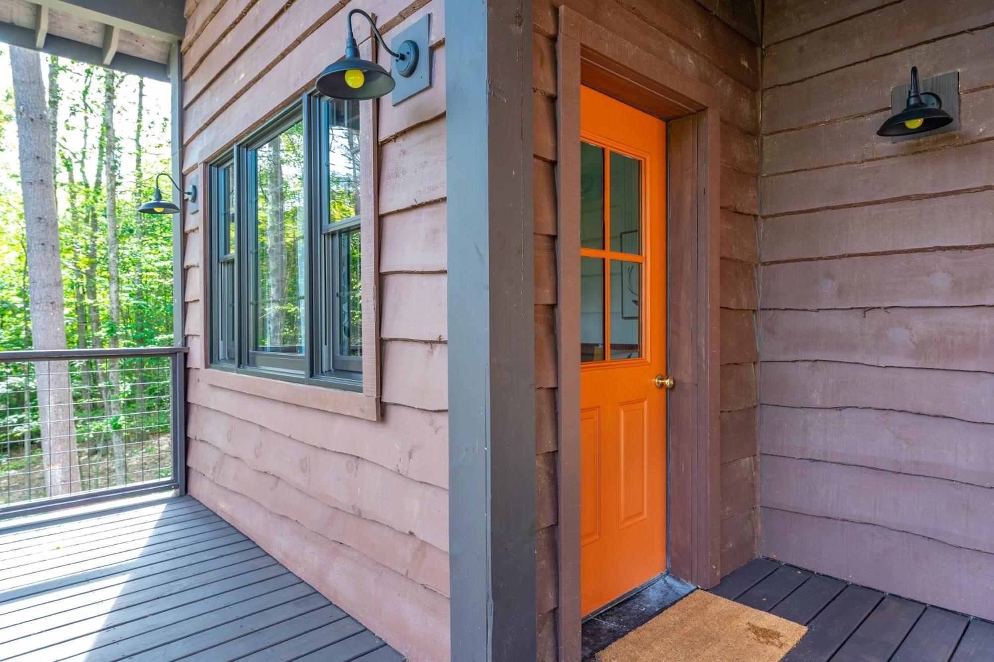 Trekker, Treehouses Cabins And Lodge Rooms Lake George Room photo